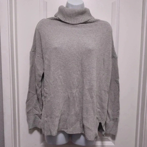 Turtle Neck light Grey pullover Sweater - Picture 3 of 5